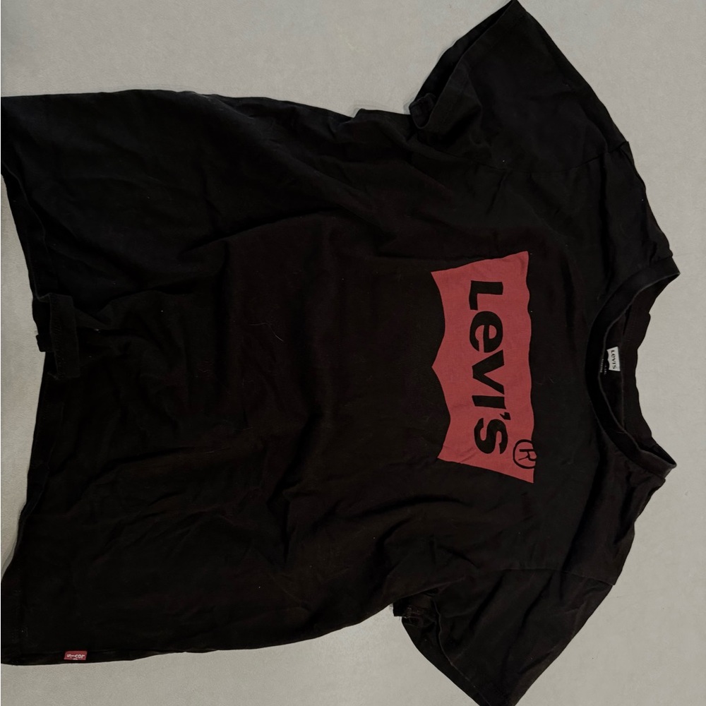 Levi's Black and Red Short Sleeve Tee